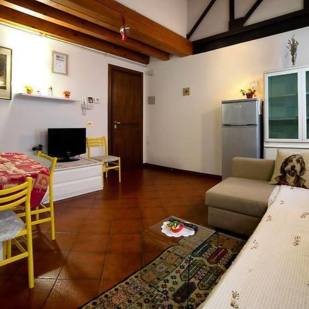 Holiday Treviso Suite Lombardi Exterior photo